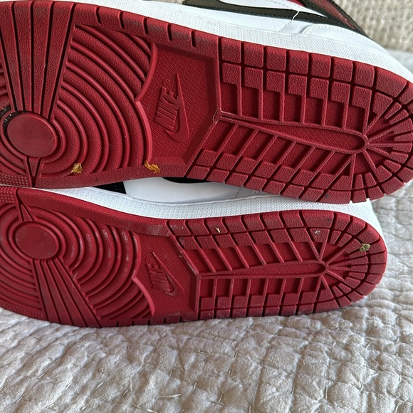 Red black and white air jordans worn once no creases size 15, no box - Picture 3 of 8